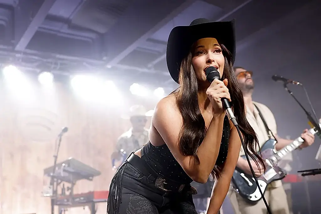 Kacey Musgraves canta «Tú, Sólo Tú» con los hermanos mariachi detenidos por el ICE