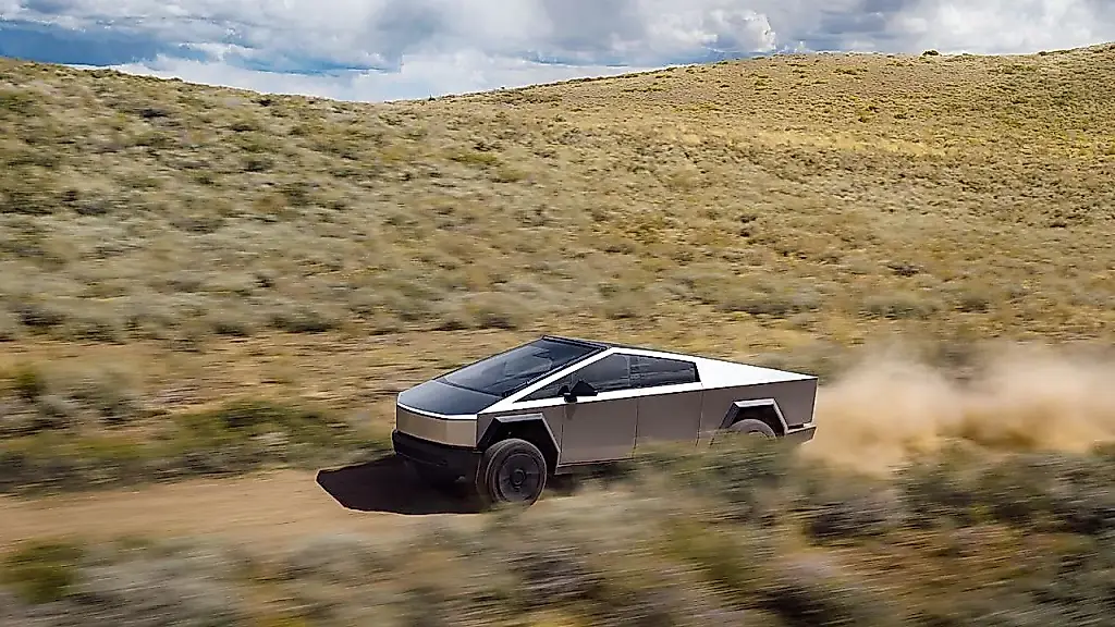 Tesla retira todos los Cybertruck «económicos» por riesgo de desprendimiento de las ruedas