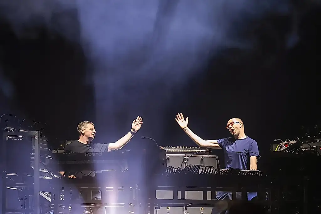 The Chemical Brothers, banda sonora del éxito: las escuchas de «Go» se disparan tras el estreno de Apex en Netflix
