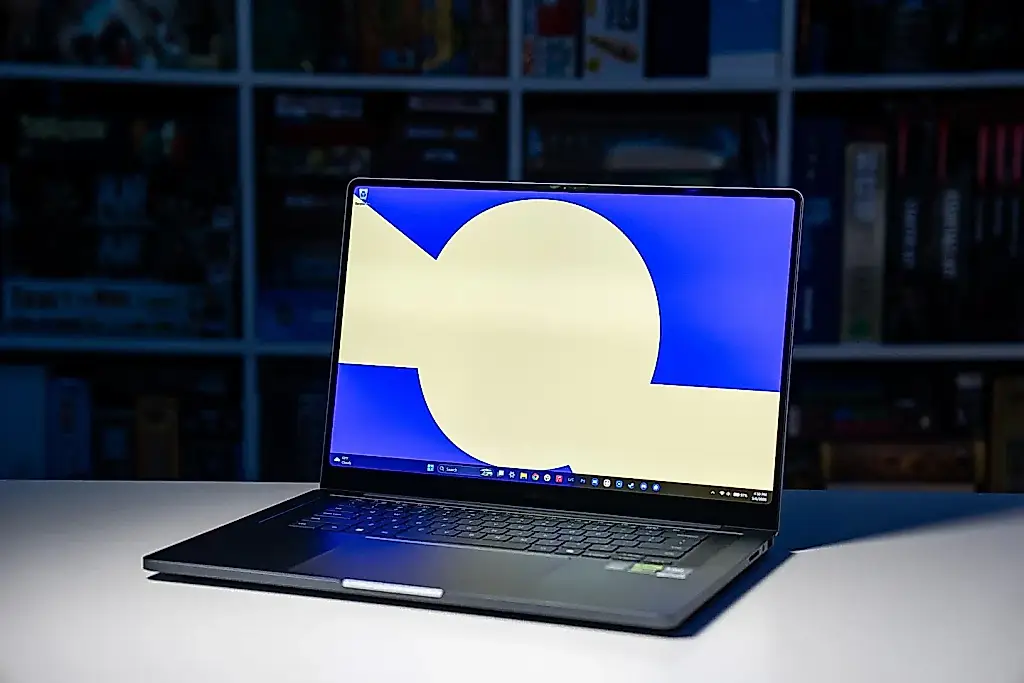 Samsung se inspiró en el MacBook Pro, pero algo salió mal