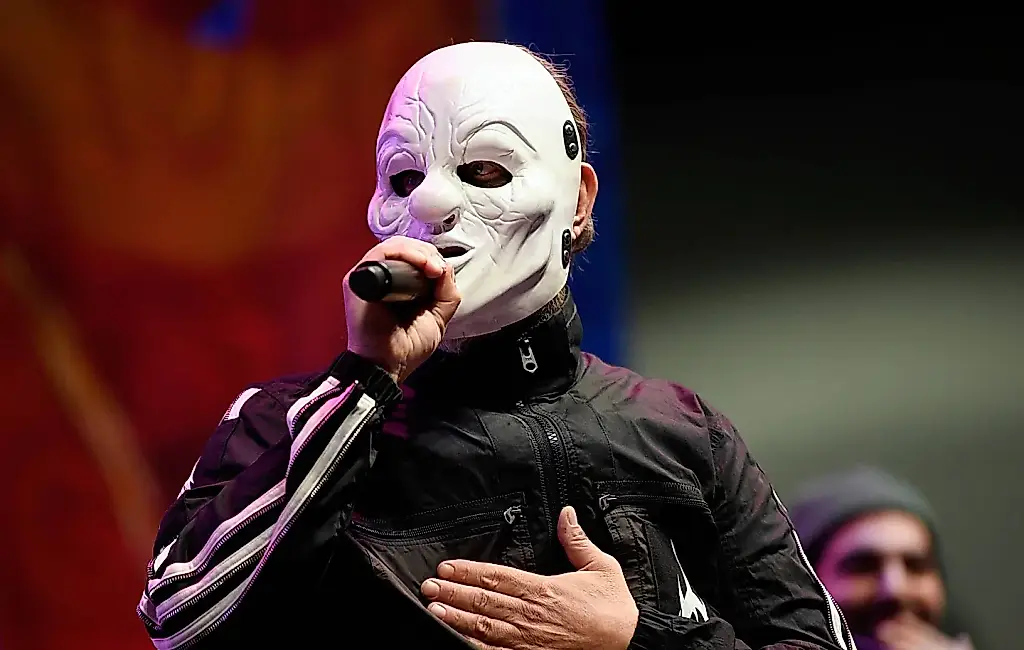 El percusionista de Slipknot, al límite por un problema cardíaco