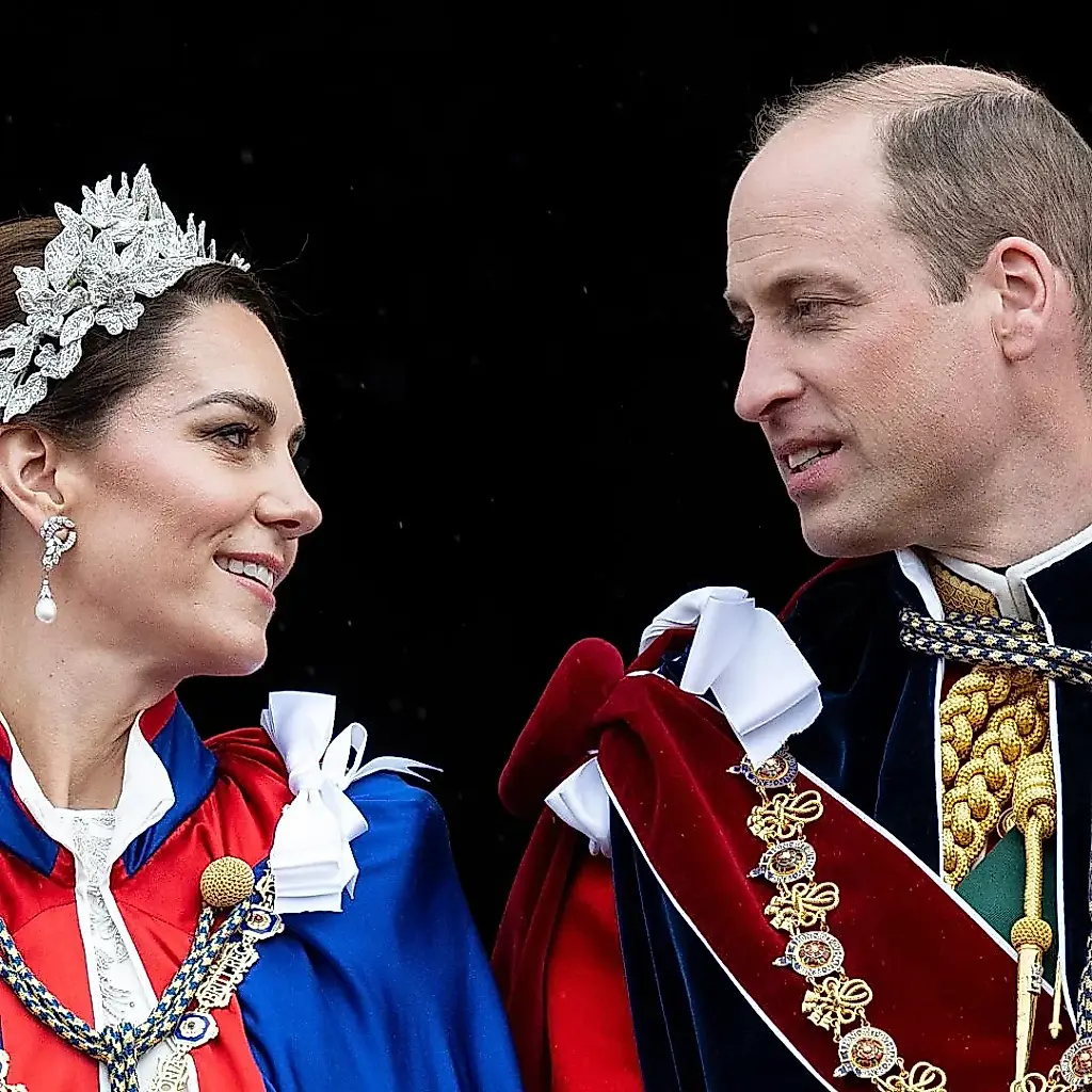 La pareja real, por caminos distintos