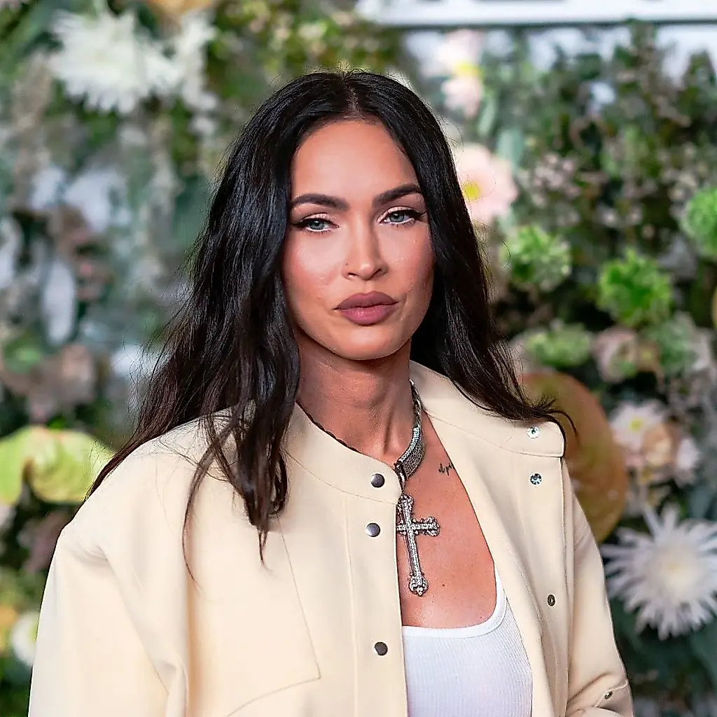 Megan Fox y la manicura con purpurina