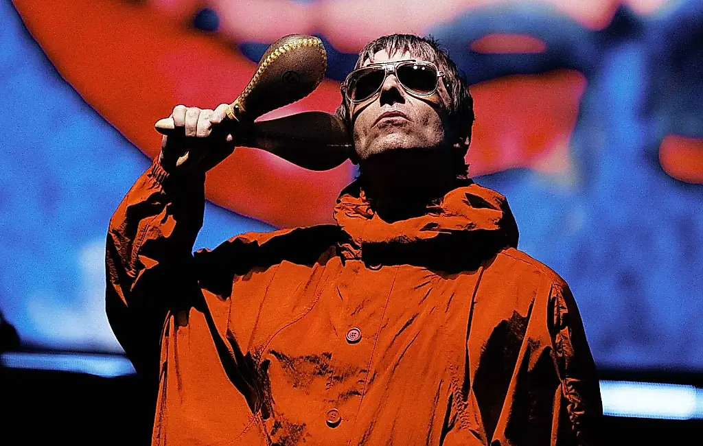 Liam vuelve a lanzar pullas a Rock Hall