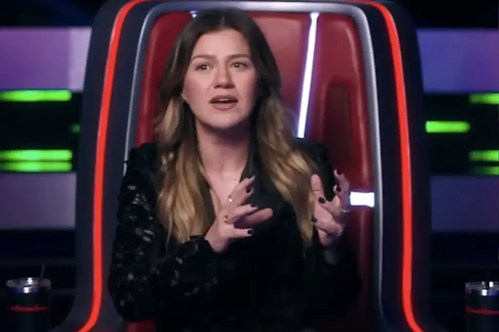 Kelly Clarkson le arrebata una cantante a The Voice