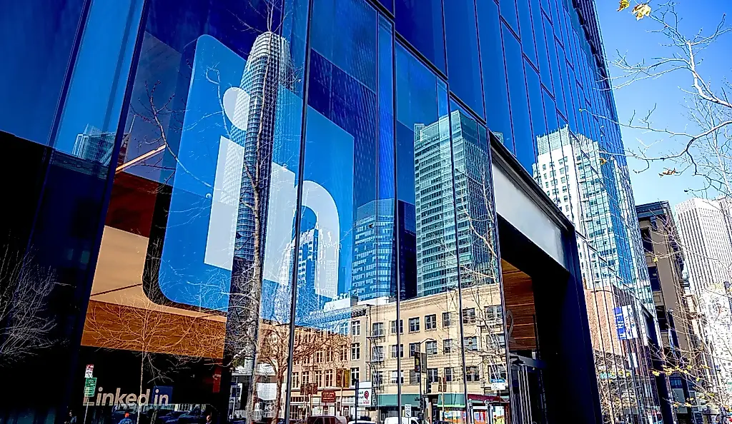 Cómo la IA convirtió el inglés en jerga de LinkedIn