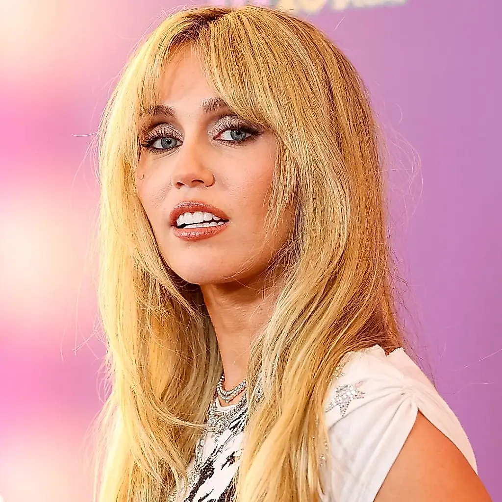 20 лет «Hannah Montana»: образ Майли Сайрус на премьере