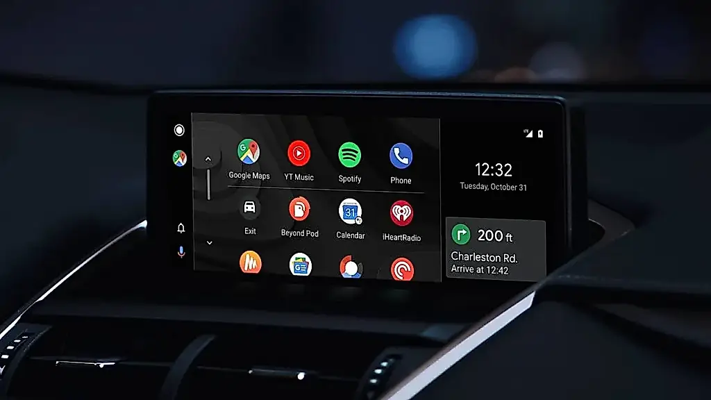 YouTube llega a Android Auto, pero con truco