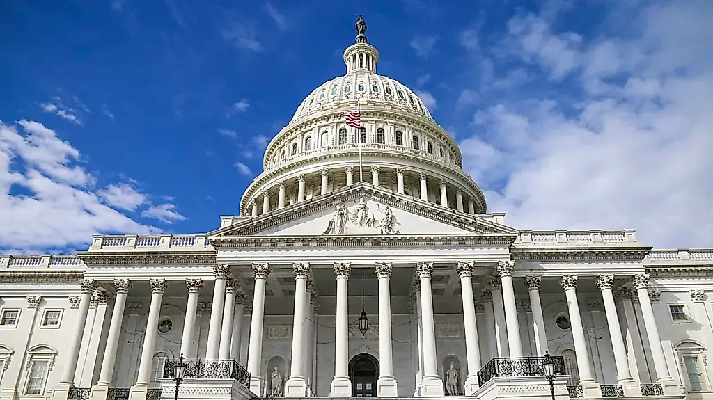 El Congreso de EE. UU. deja caducar una vieja ley de vigilancia en plena polémica por el nombramiento de Trump al frente de Inteligencia Nacional