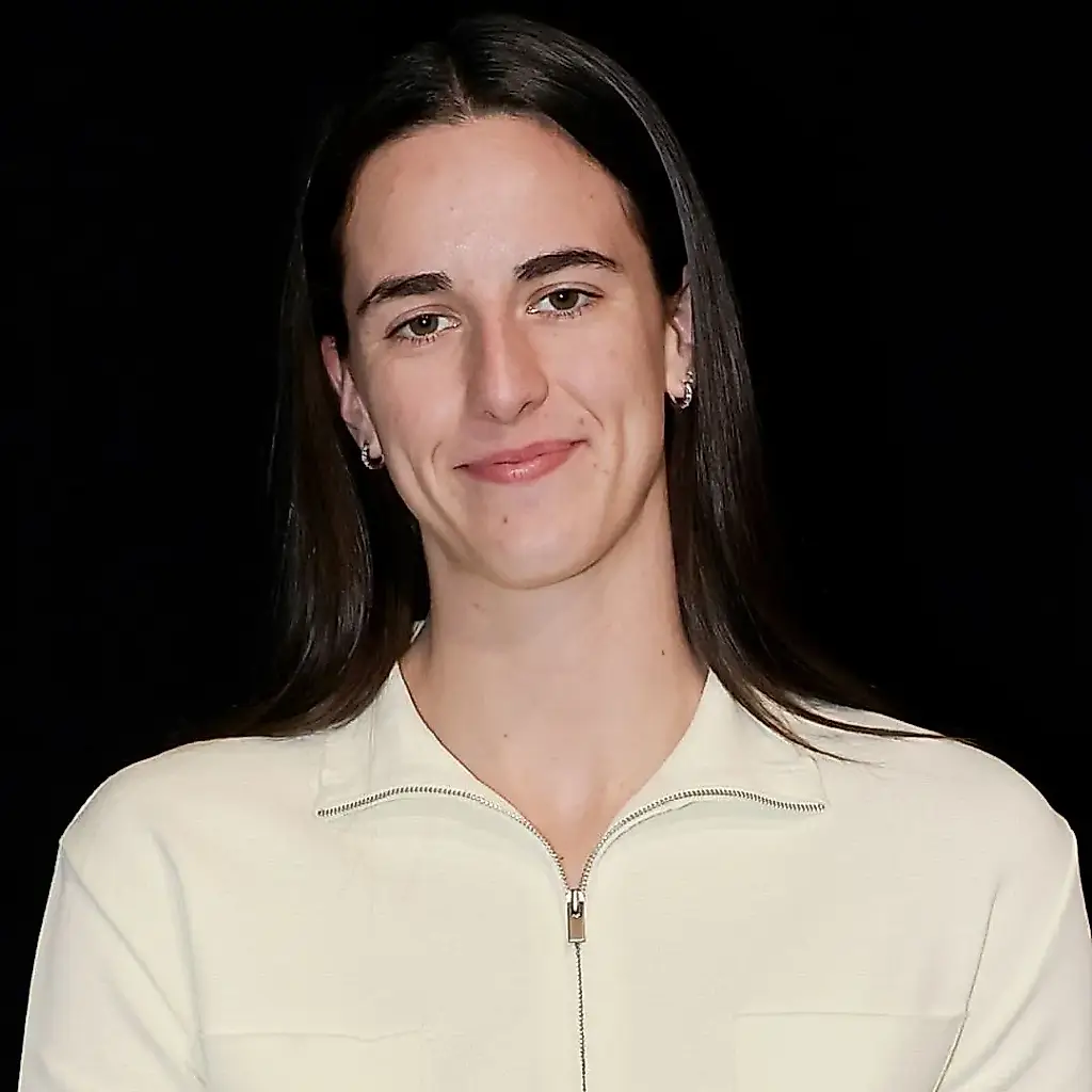 Caitlin Clark se apunta al butter yellow en su último paseo por el túnel