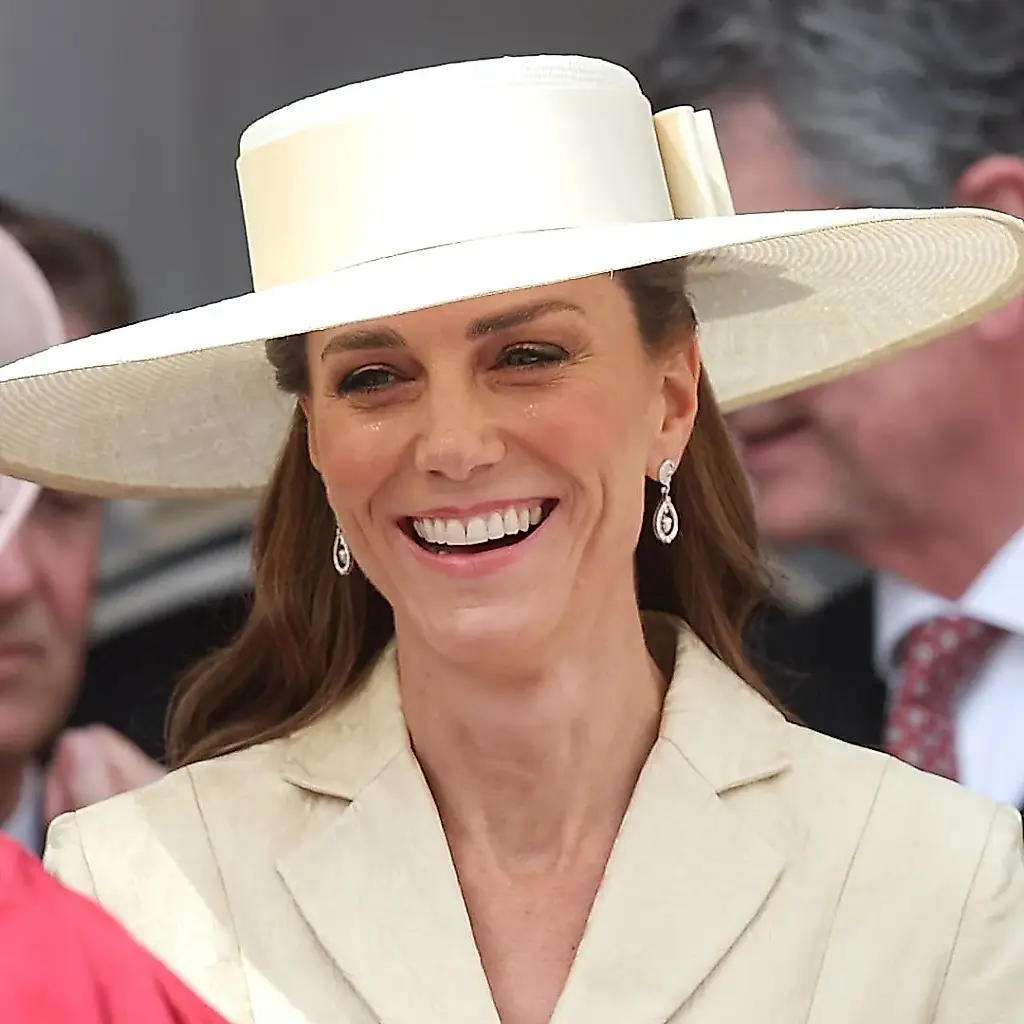 La princesa Kate inaugura la temporada de la moda amarillo limón en el Día de la Orden de la Jarretera 2026