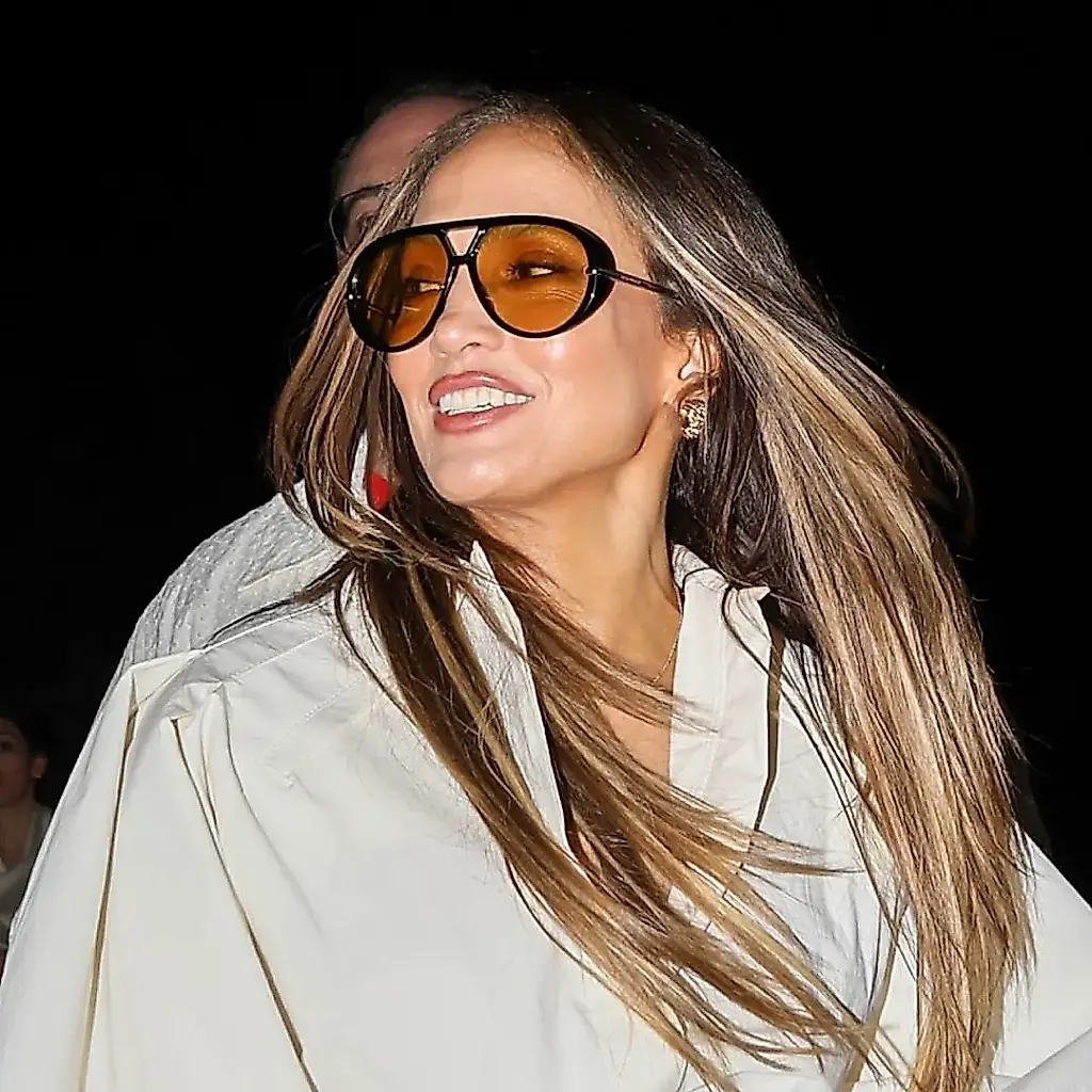 Un raro bolso Kelly de Hermès acompaña a Jennifer Lopez al concierto de Ariana Grande