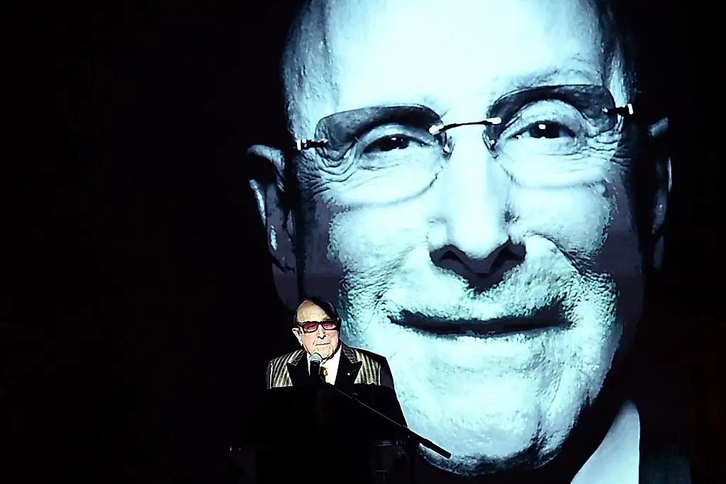 Clive Davis: el hombre que convirtió el éxito en Billboard en su oficio