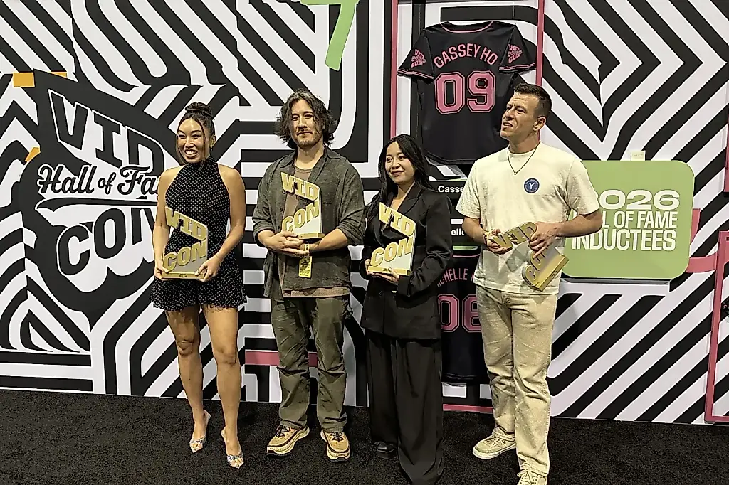 Se entregan los primeros premios del Salón de la Fama de VidCon: las leyendas de internet recuerdan su disparatado pasado