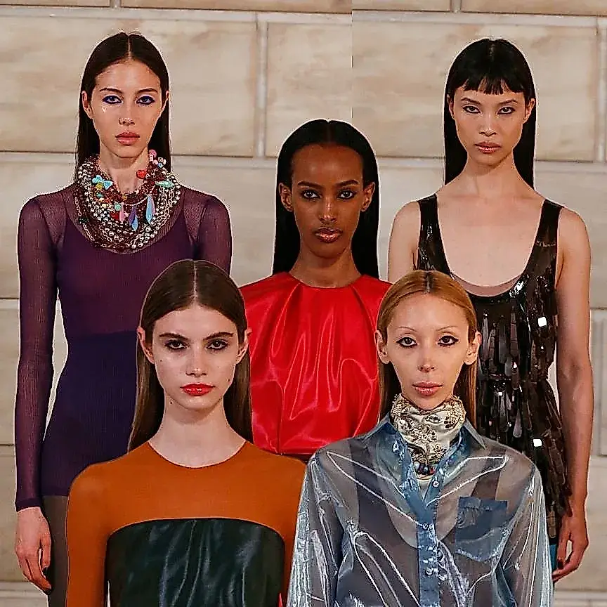 Desfile de Marc Jacobs primavera 2027: eyeliner negro intenso y felicidad para todos los emos