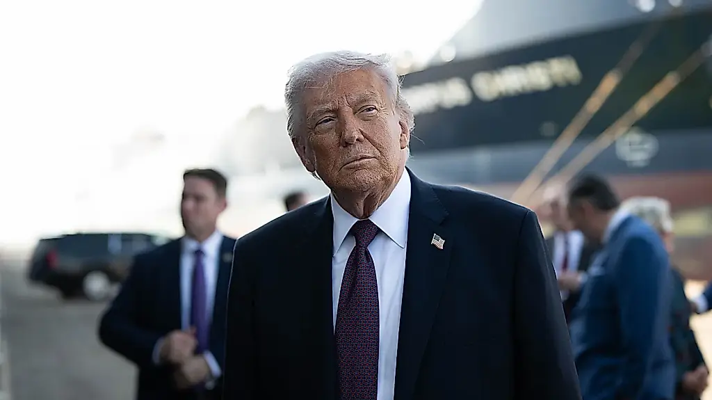 Trump compró acciones tecnológicas el día que presentó su plan de IA