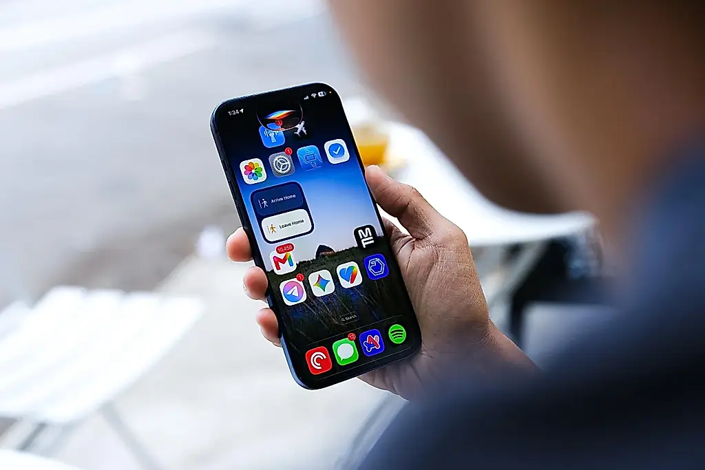 «Apple lanza las versiones beta públicas de iOS 27 y otros sistemas operativos: por fin funciona la nueva Siri con inteligencia artificial»