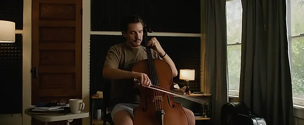 «¡Behemoth!» — Pedro Pascal toca el violonchelo en el nuevo drama de Tony Gilroy