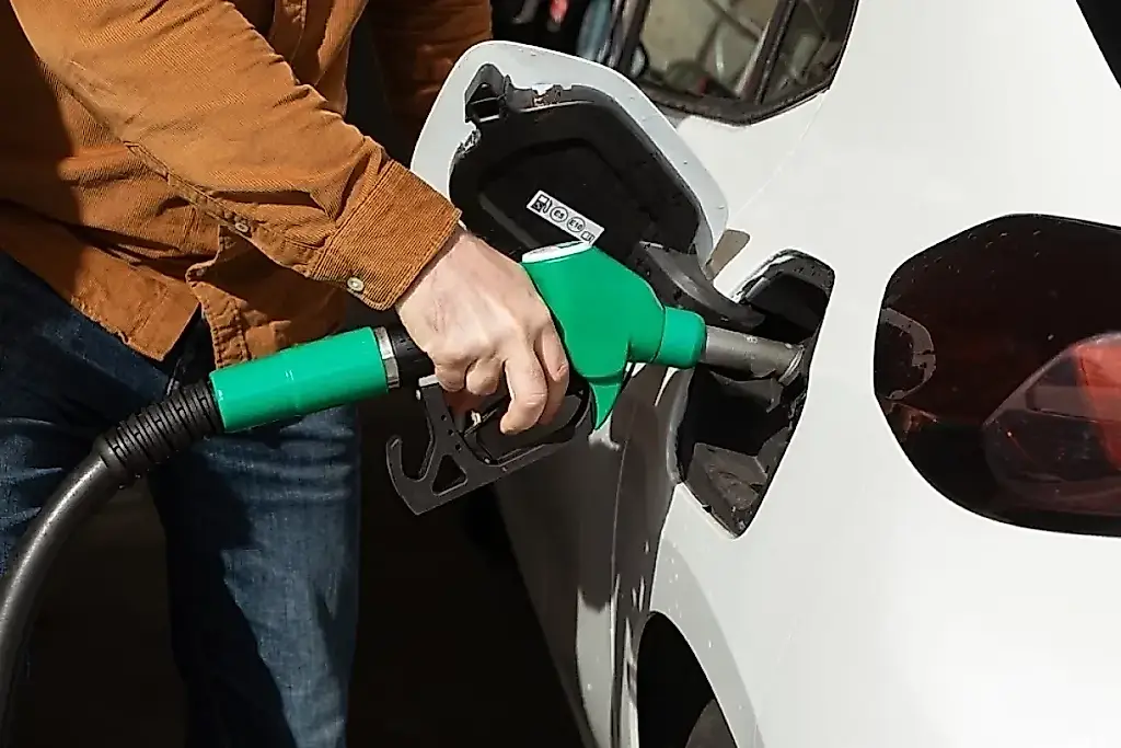 Tres formas de comprobar la gasolina en la estación de servicio y en casa: consejos sin filtros ni ilusiones