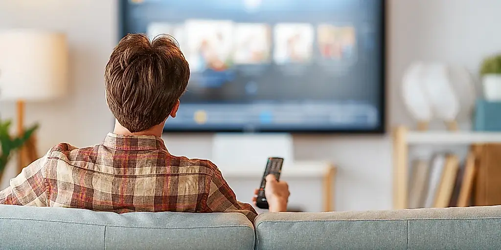 Ver la televisión de forma pasiva acelera el envejecimiento cerebral: resultados del estudio