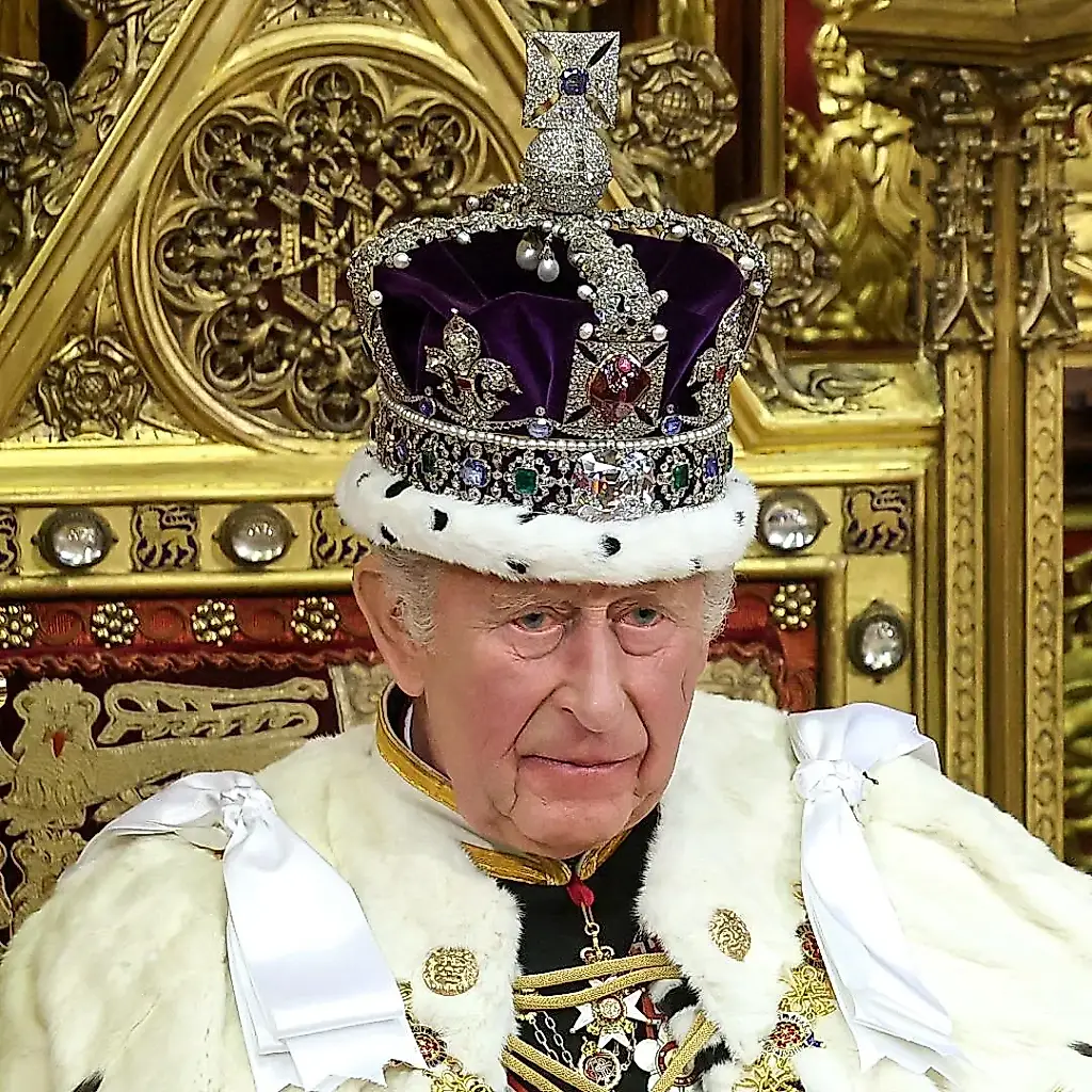 Experto: Carlos III comete el error del siglo y la monarquía pierde su magia