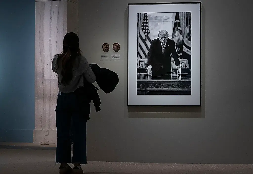 La Smithsonian Institution restituye las menciones a los juicios políticos contra Trump en la galería de retratos
