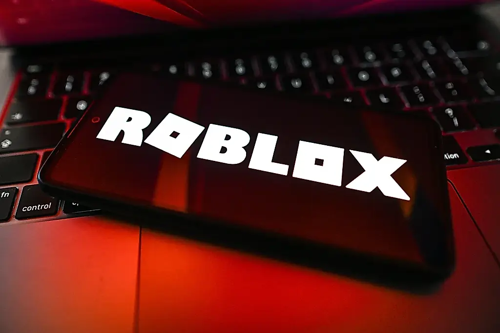 Roblox обвиняют в угрозе детям: скандал вокруг безопасности