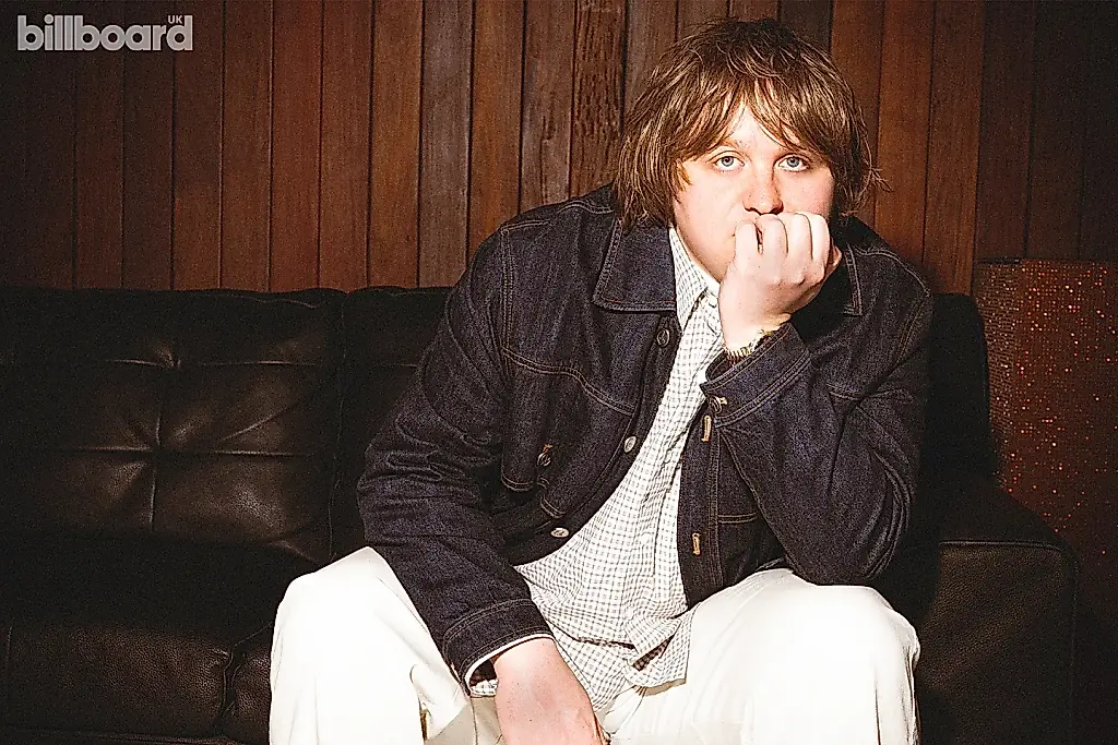 Lewis Capaldi vuelve: una nueva etapa tras el agotamiento