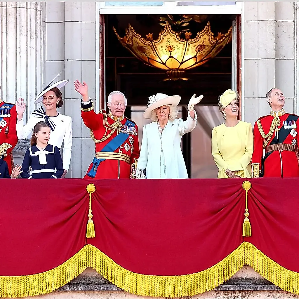 La Corona británica ha sobrevivido a la tormenta y, dicen, está feliz