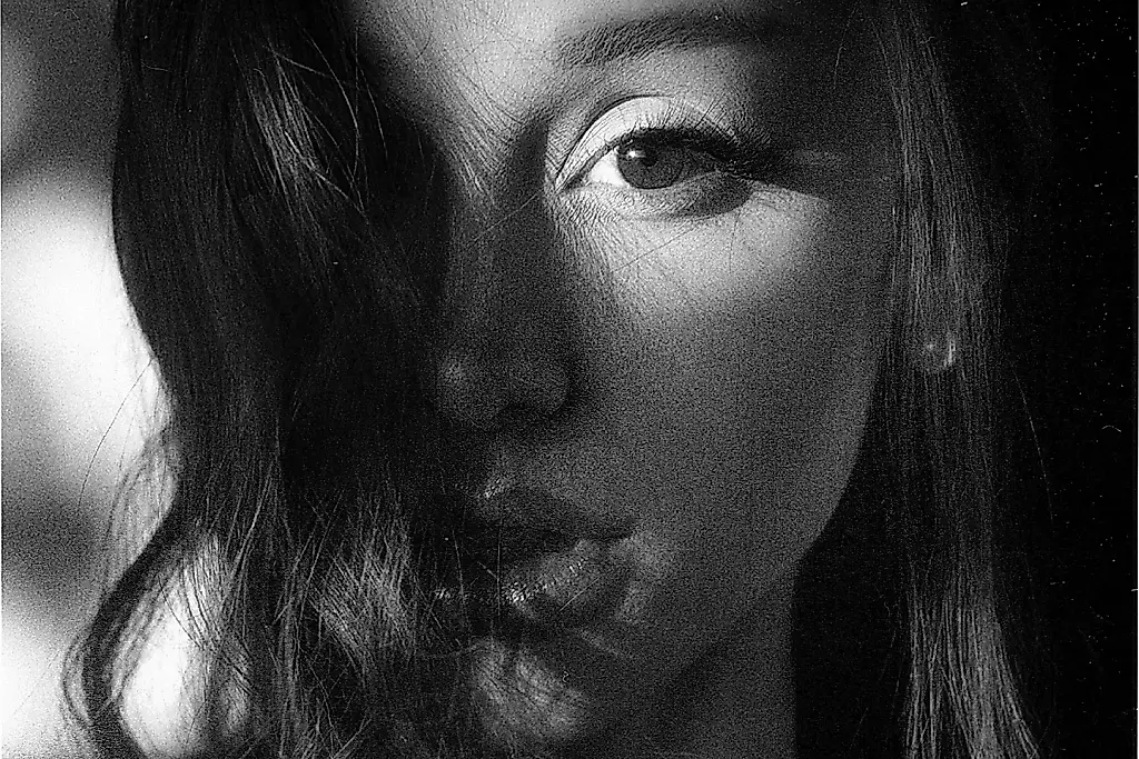 Главные релизы недели: Ariana Grande, aespa, Labrinth и другие
