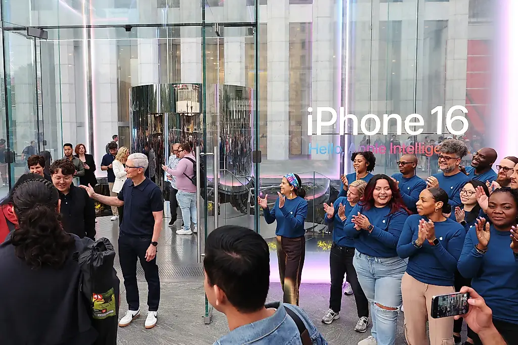 Тарифы Apple: 900 миллионов за квартал и дедовские жесты против Трампа!