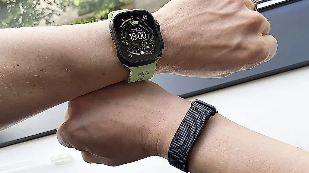 Comparativa de relojes: Fitbit Air y Apple Watch Ultra 3