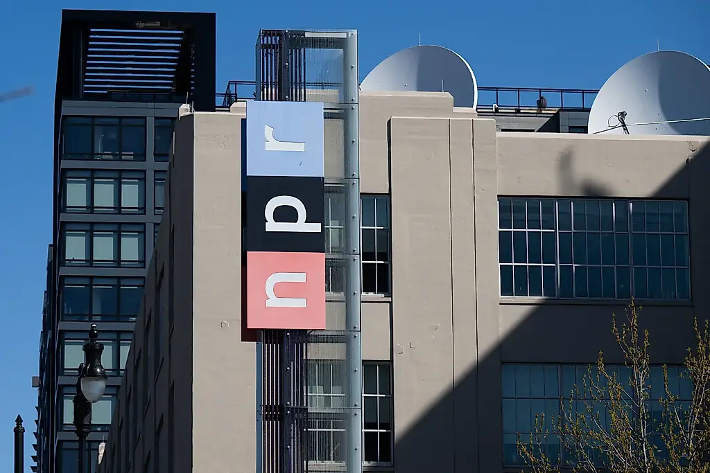 Трамп уничтожает NPR и PBS — не доживут до следующего сезона!