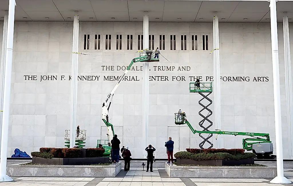 Revisión personal: el Centro Kennedy se limpia de «Trump»