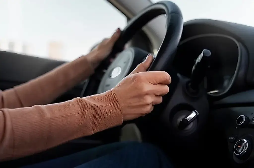 Как ухаживать за панорамной крышей авто: советы эксперта