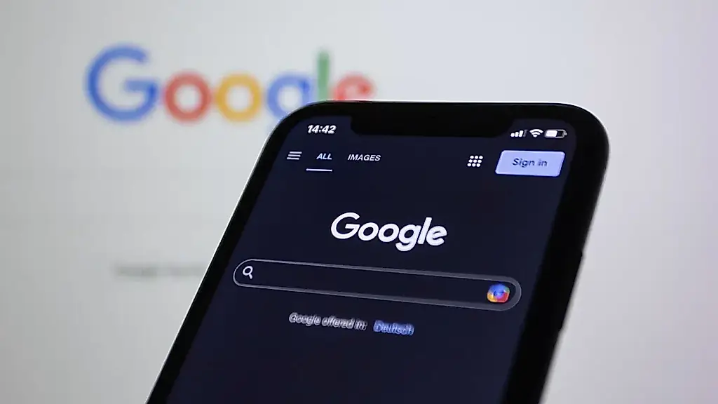 Un tribunal alemán responsabiliza a Google de las respuestas falsas de su IA Overview