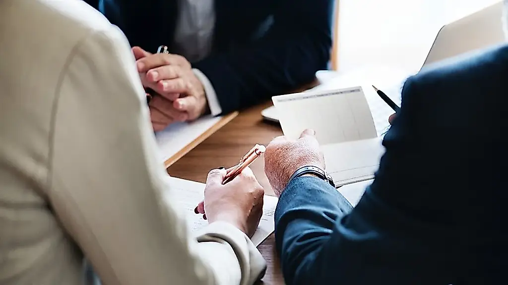 UBS busca algo más que banqueros: domadores de IA