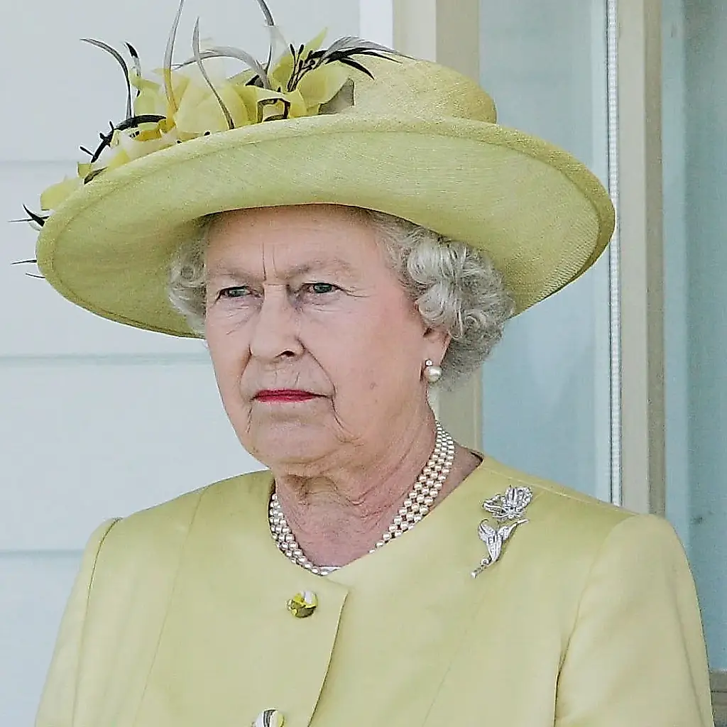 Isabel II se enfadaba por el «derroche» de sus hijos