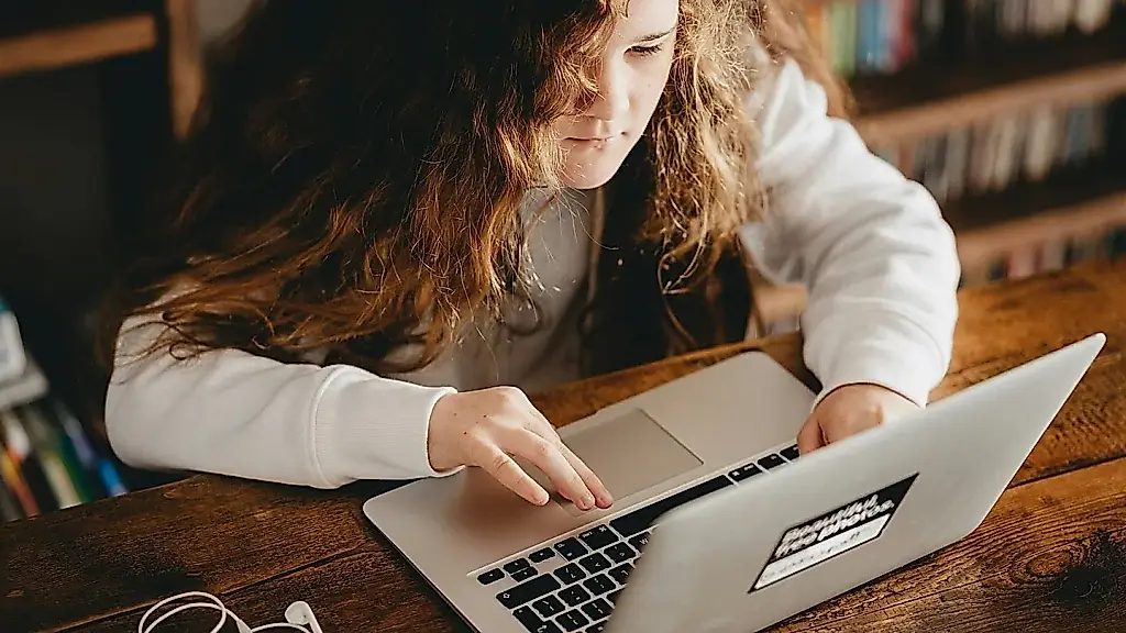 El efecto de la prohibición de las redes sociales a los adolescentes en Australia sigue siendo limitado