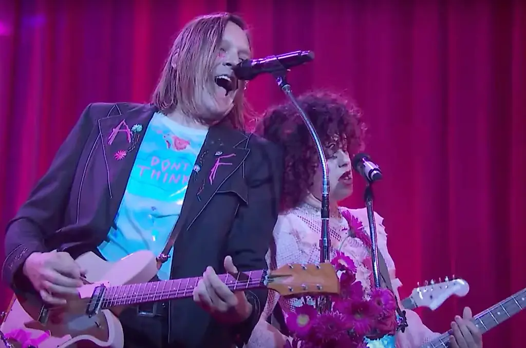 Arcade Fire на Saturday Night Live: не просто песни, а целая драма