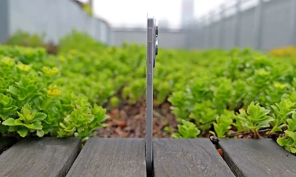 Глубокий анализ Galaxy S25 Edge и Техасских законов