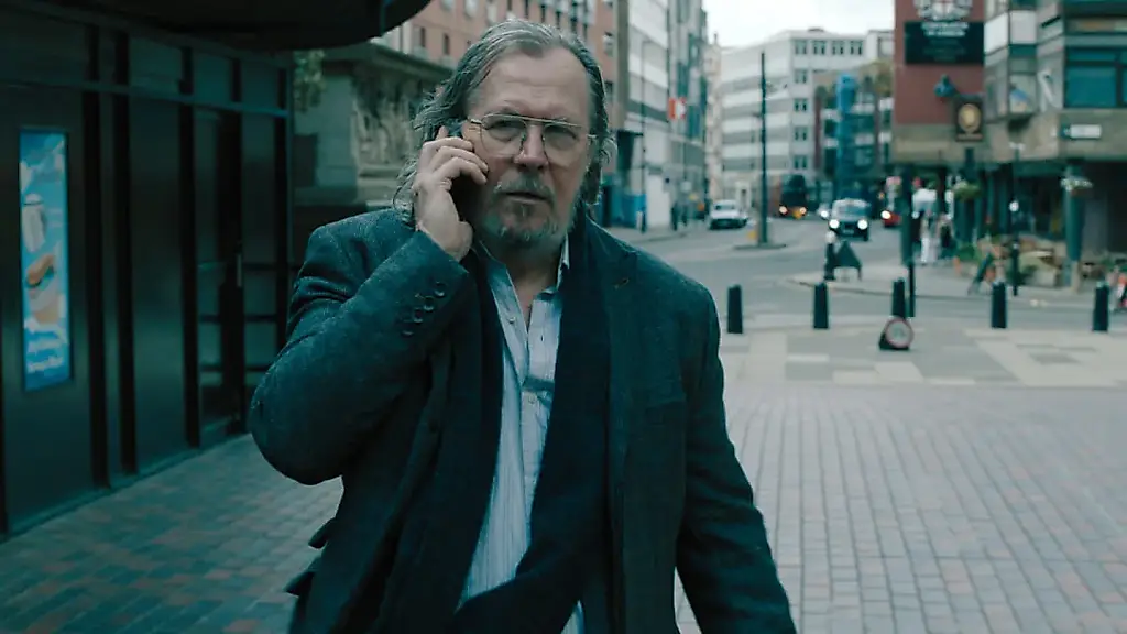 Скоро на экранах: "Медленные лошади" вновь мчатся в офис