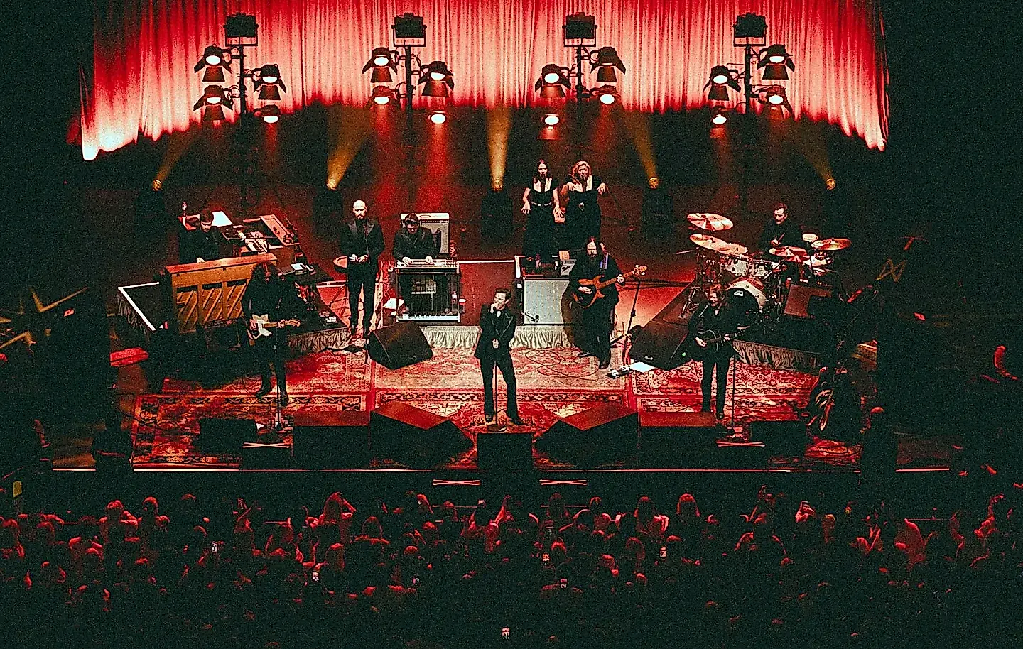 Brandon Flowers une a New Order con Johnny Cash — foto 1