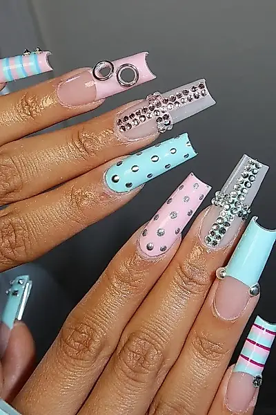 La manicura de 2002 ha vuelto, y la purpurina ya está lista — foto 8