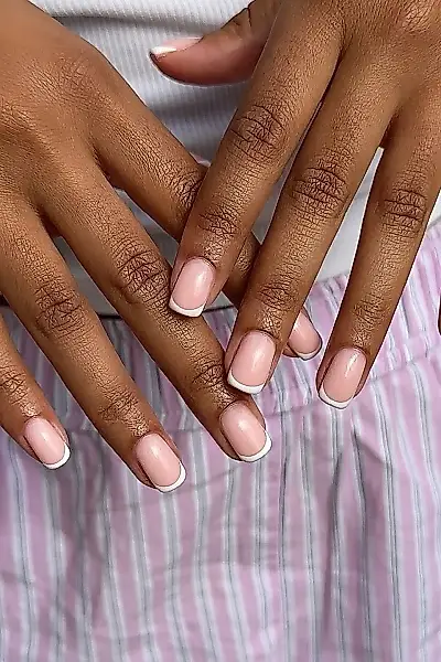 La manicura de 2002 ha vuelto, y la purpurina ya está lista — foto 1