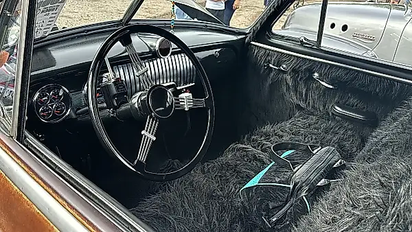 Ржавчина с достоинством: Chevrolet 1951 года — фото 3