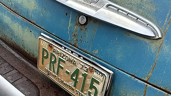 Ржавчина с достоинством: Chevrolet 1951 года — фото 5