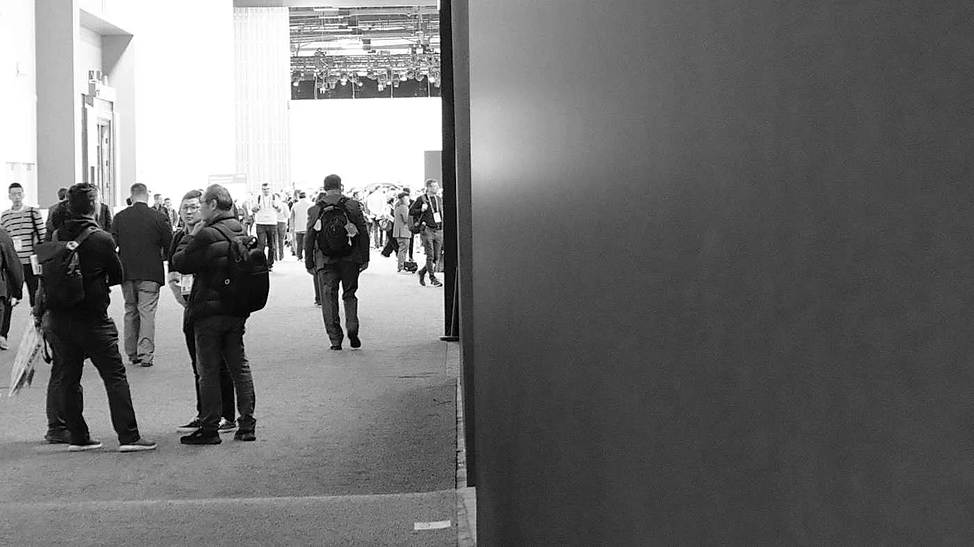 Одиночество под зонтом гаджетов: взгляд на CES 2026